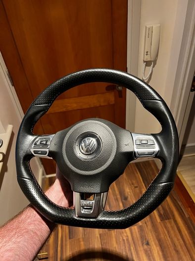 Mk6 Golf GTI flat bottom steering wheel
