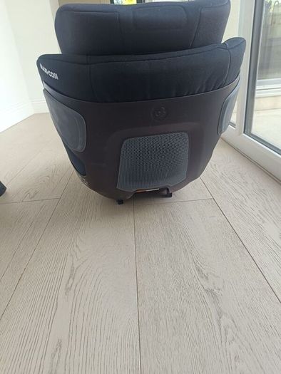 Maxi Cosi Pearl 360 Seat and Base