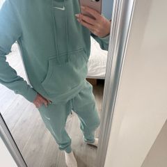 nike womens tracksuit