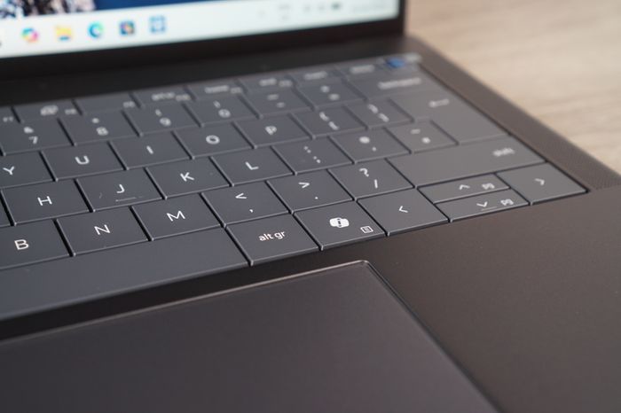 New Dell Pro Max 14 Premium | Core Ultra 7 265H | RTX PRO 1000 Blackwell | 32GB 8400 MT/s | 512GB
