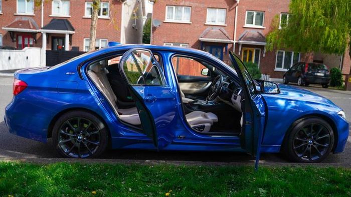 2016 Bmw 3-series 330e High Spec, low kms