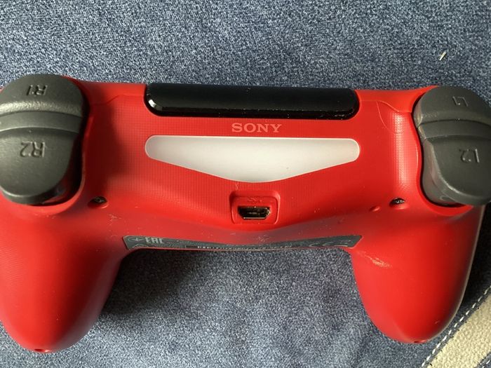 PS4 controller