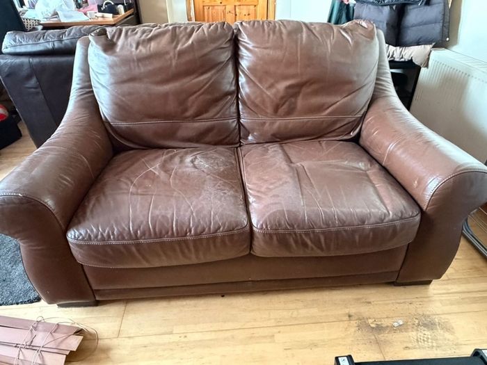 2 & 3 Seater Leather Sofas