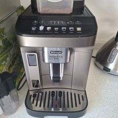 Delonghi Magnifica Evo Coffee Machine