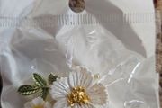 Brand New Fashionl Pearl Brooch
