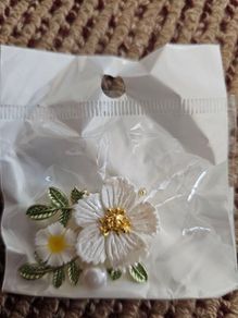 Brand New Fashionl Pearl Brooch