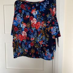 Women's Navy and Floral Top