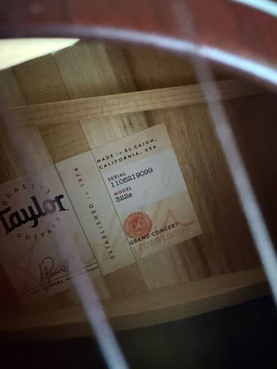 Taylor 322e All Mahogany