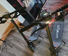 2 X Windgoo M20 electric scooters