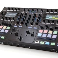 Traktor kontrol s8
