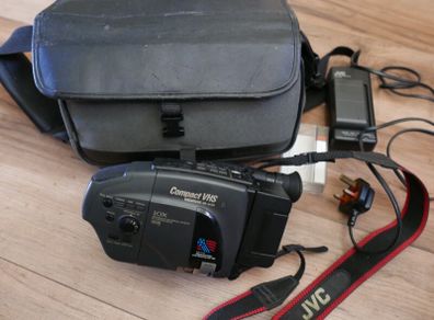 JVC GR-AX35 Compact VHS Camcorder Video Camera