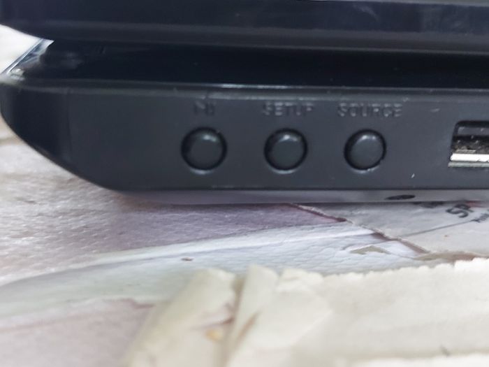 5 Portable DVD Players, all working, but no charges for them, all in very good condition
