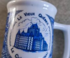 Vintage! Le Vieux Quebec Le Chateau Frontenac  Mug Souvenir J. C. Ricard Inc - Made in Canada .