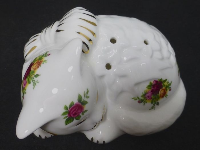 Rare Royal Albert "Old Country Roses" Pomander Potpourri  Cat