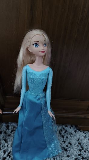 Elsa and Rapunzel