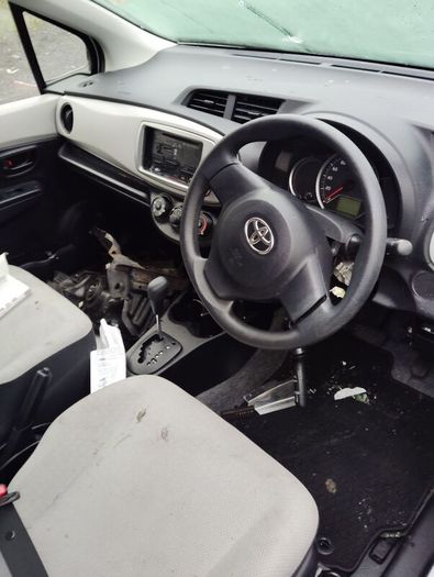 Breaking Toyota vitz 2013