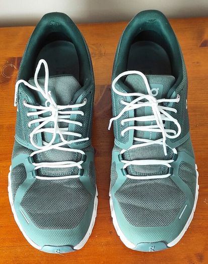 Sneakers On Cloud 6