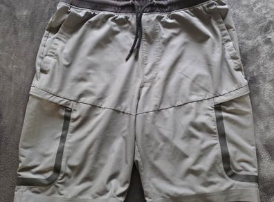 Under Armour UA Men's Cargo Shorts Large