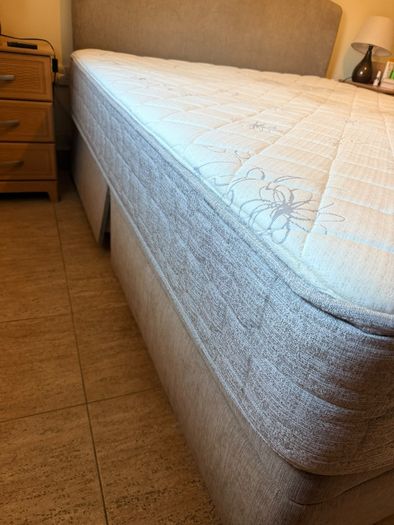 King size bed with storage and matress