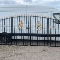 Driveway gates
