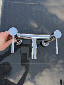 Bath mixer taps