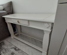 Hall table