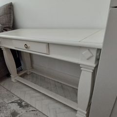 Hall table