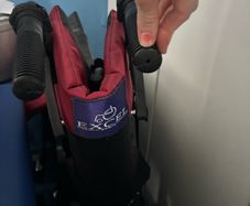 Manual folding wheelchair