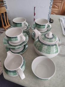 Creative Tableware Sage tea set 15 pieces.
