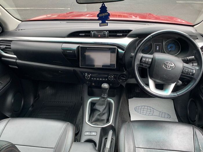 Toyota HiLux Invincible