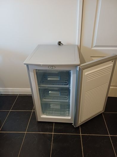 Undercounter freezer