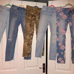 Bundle of 5 pairs of skinny jeans, excellent condition, size 8-9 yo