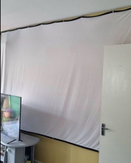 Projector Bluetooth with White Screen