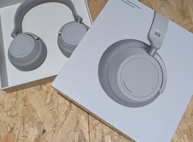 Microsoft Surface Headphones 2, Like New, Used Twice