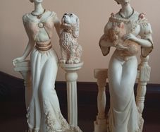 Vintage pair of figurines