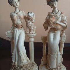 Vintage pair of figurines