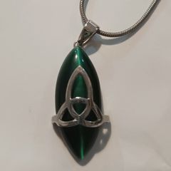 SolvarTrinity knot necklace