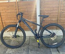 Carrera Vengeance 27.5 inch wheels mountain bike