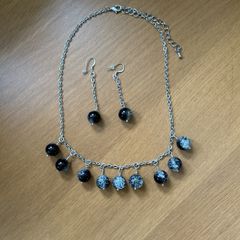 Crackle black and crystal clear beaded necklace and earnings set