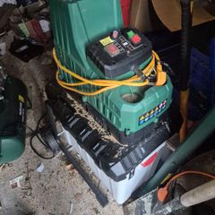 Garden chipper/mulcher