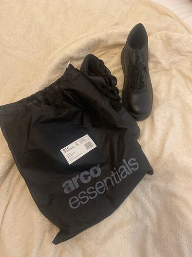 arco essentials safety boots