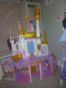 Disney Princess castle dollhouse