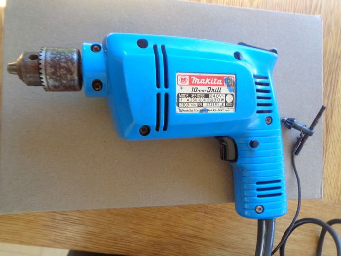 Makita 10mm Electric Drill for Sale