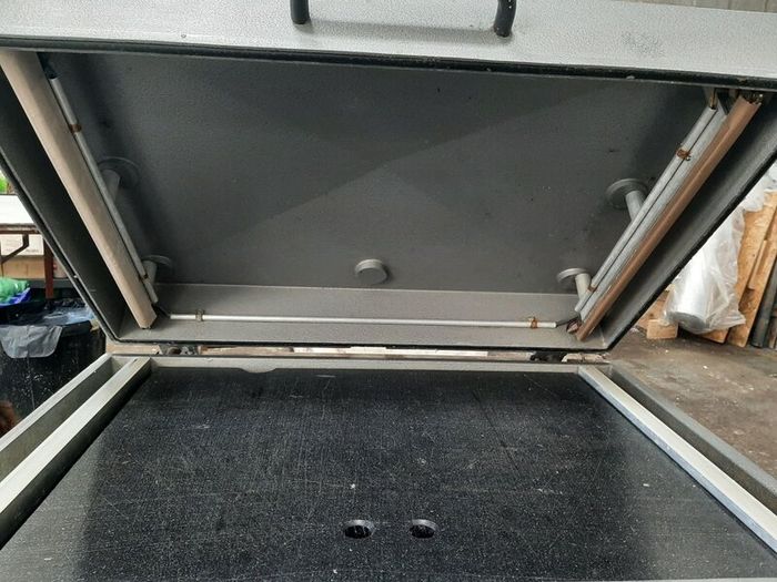 Vacuum packer