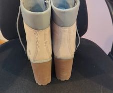Timberland ladies heel size 5