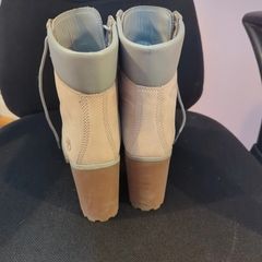 Timberland ladies heel size 5