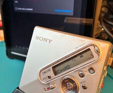 Sony MZ-N710 Net MD MiniDisc Recorder - Serviced - Dock and Remote - Silver
