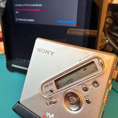 Sony MZ-N710 Net MD MiniDisc Recorder - Serviced - Dock and Remote - Silver