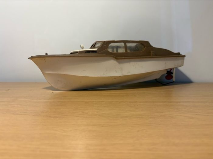 Got Retro Vintage or Midcentury we want it!