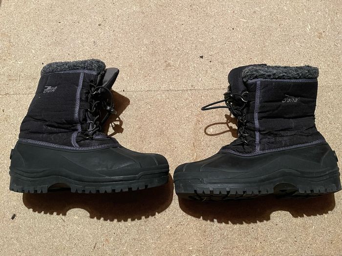 Free Snow boots